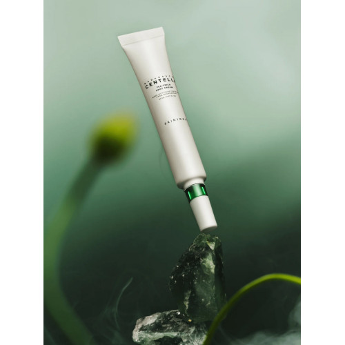 Skin1004 Madagascar Centella Tea-trica Spot Cream 20ml